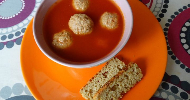 zdjęcie pulpetów w sosie