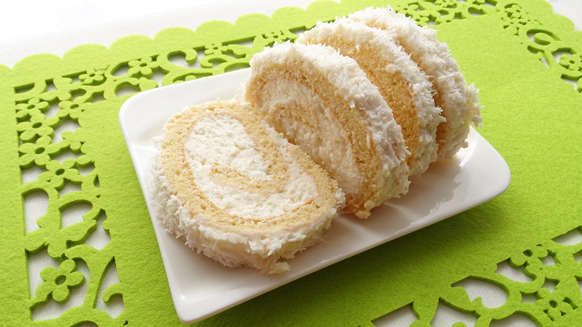 zdjęcie rolady na talerzu