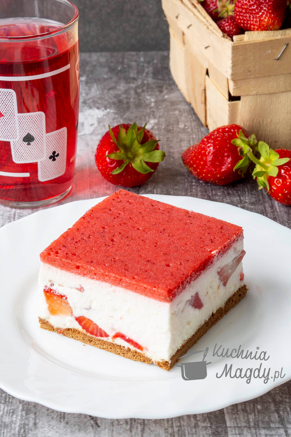 Ciasto z kremem kokosowym i truskawkami