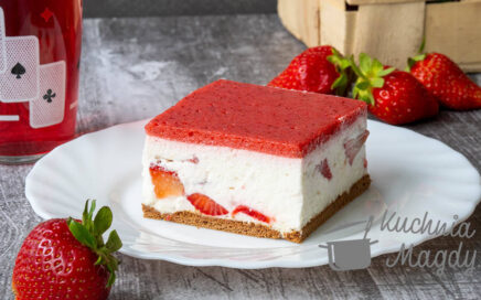 Ciasto z kremem kokosowym i truskawkami