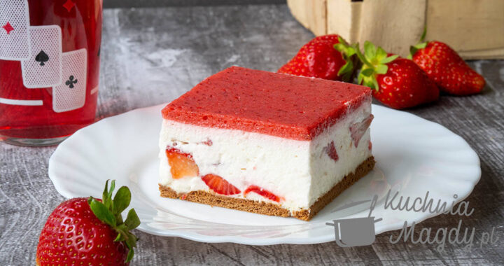 Ciasto z kremem kokosowym i truskawkami