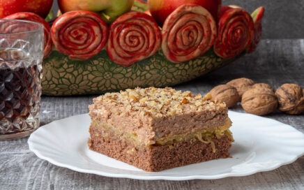 Ciasto czekoladowe z jabłkami i orzechami